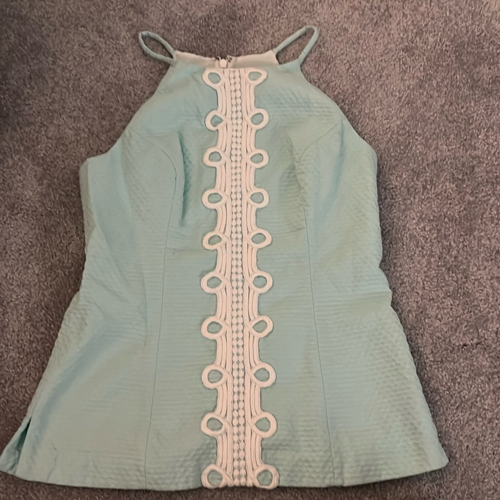 Adorable Lilly Pulitzer halter lined top! Size 4!
Great conditioning!